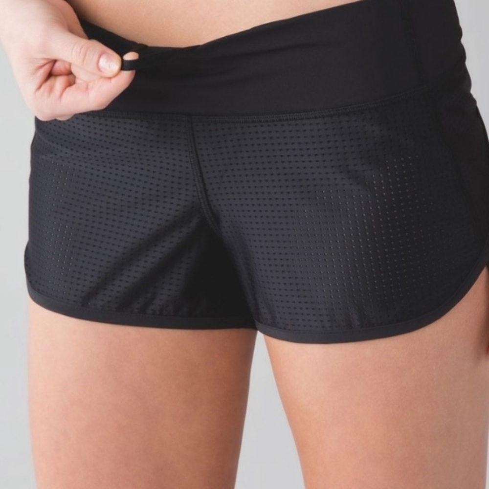 LULULEMON Women’s Mesh Running Shorts